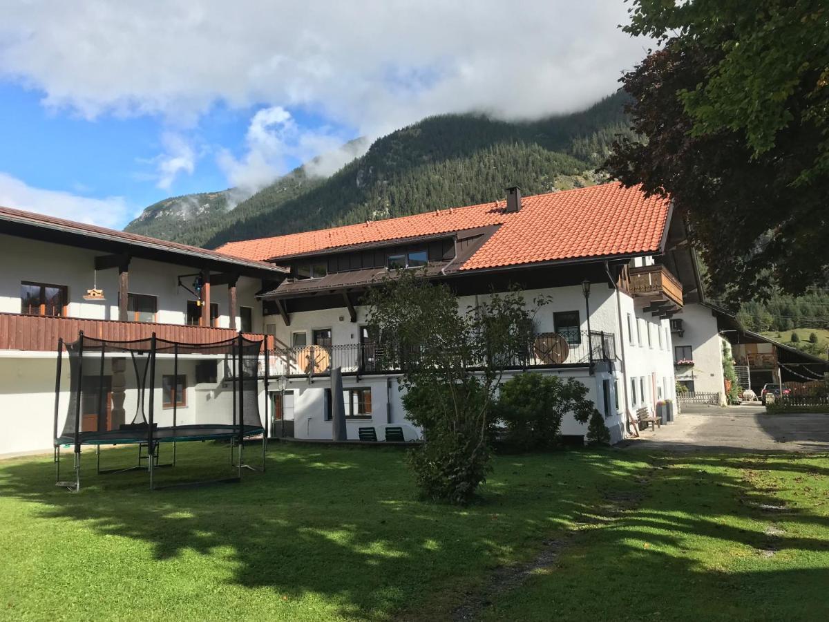 Apartamento Pony-Ziegen-Hasen-Ranch Bichlbach Exterior foto